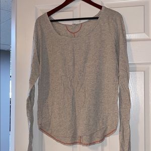 Women’s under arnour long sleeve tee